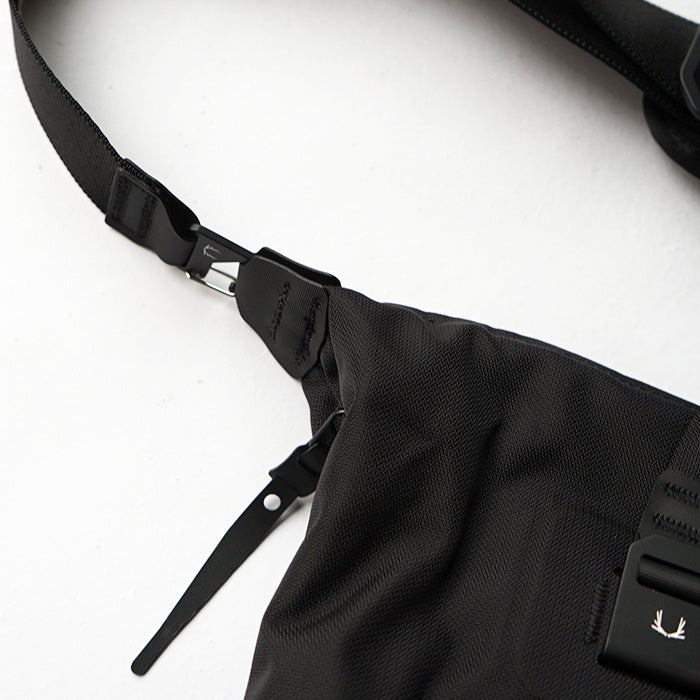 BLACK EMBER WPT SHOULDER TOTE