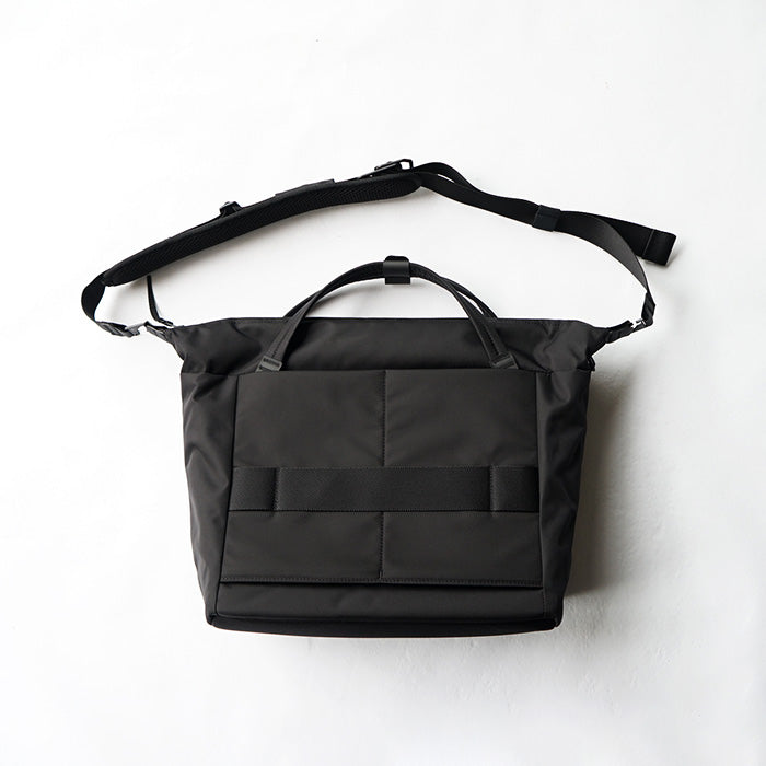 BLACK EMBER WPT SHOULDER TOTE