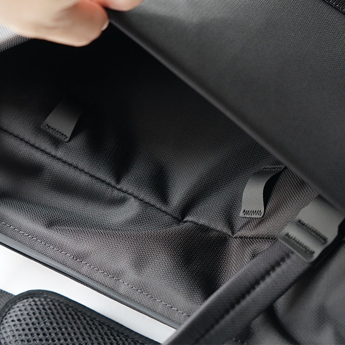 BLACK EMBER WPT SHOULDER TOTE