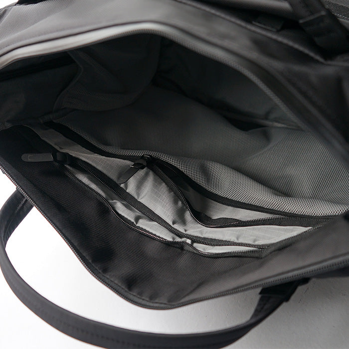 BLACK EMBER WPT SHOULDER TOTE