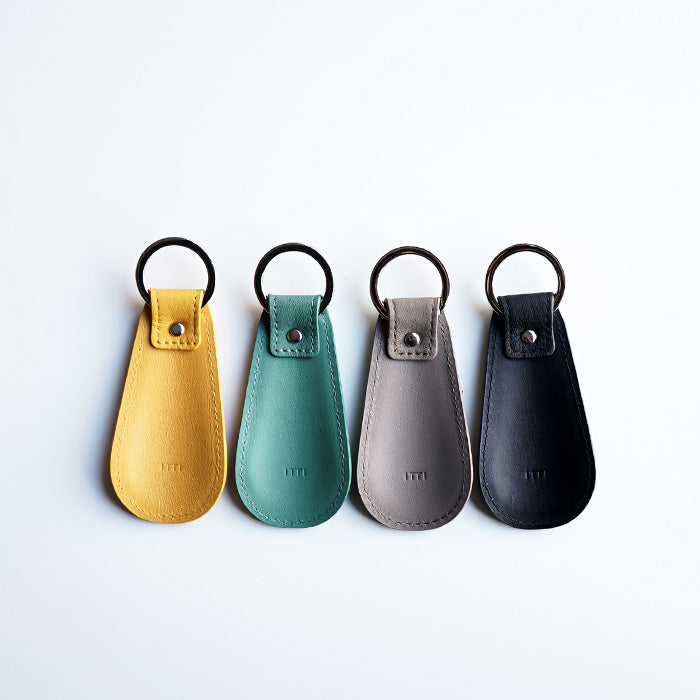 ITTI HERRIE SHOEHORN KEY HOLDER / DIPLO SKY