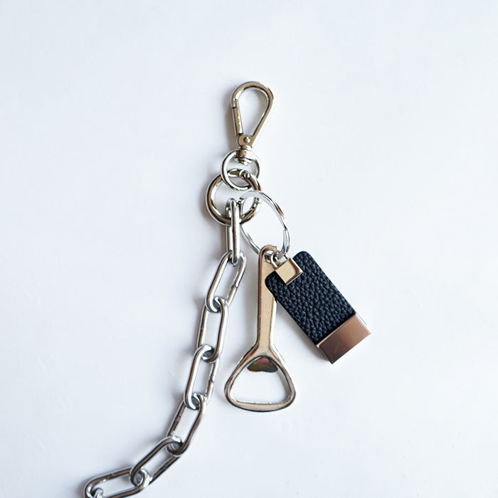 ITTI CRISTY POLICE CHAIN CHARM / DIPLO FJORD