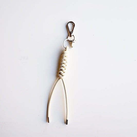 ITTI CRISTY SNAKE KNOT CHARM / STCOW