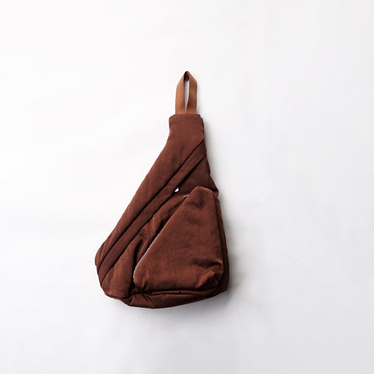 ITTI ANNIE PUFFER SLING BAG / CERATO BRIGHT