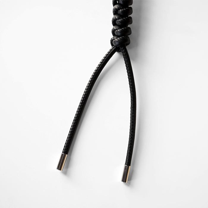 ITTI CRISTY SNAKE KNOT CHARM / STCOW