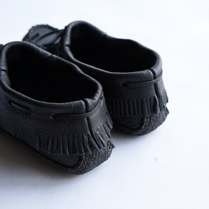 BASTIEN　Moose Hide Fringe Mid Cut Moccasin