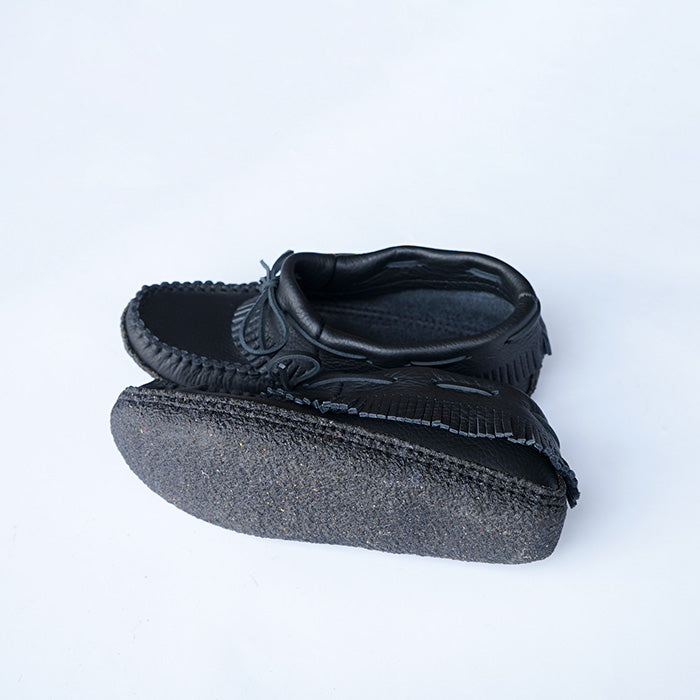 BASTIEN　Moose Hide Fringe Mid Cut Moccasin