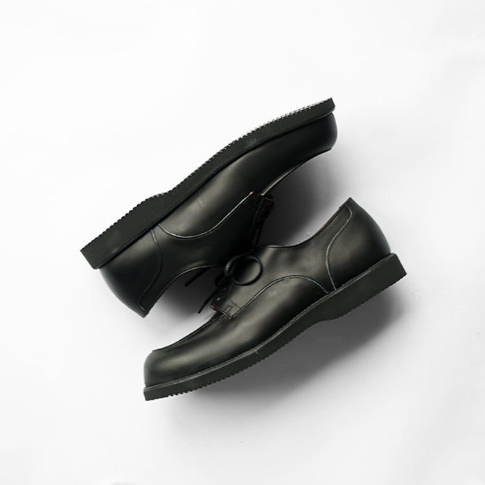 FLOWS　5 EYELET APRON - CALF LEATHER