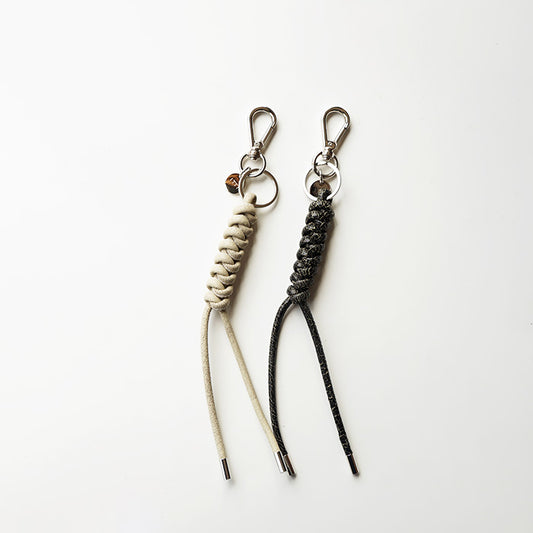 ITTI　CRISTY SNAKE KNOT CHARM / CRACK