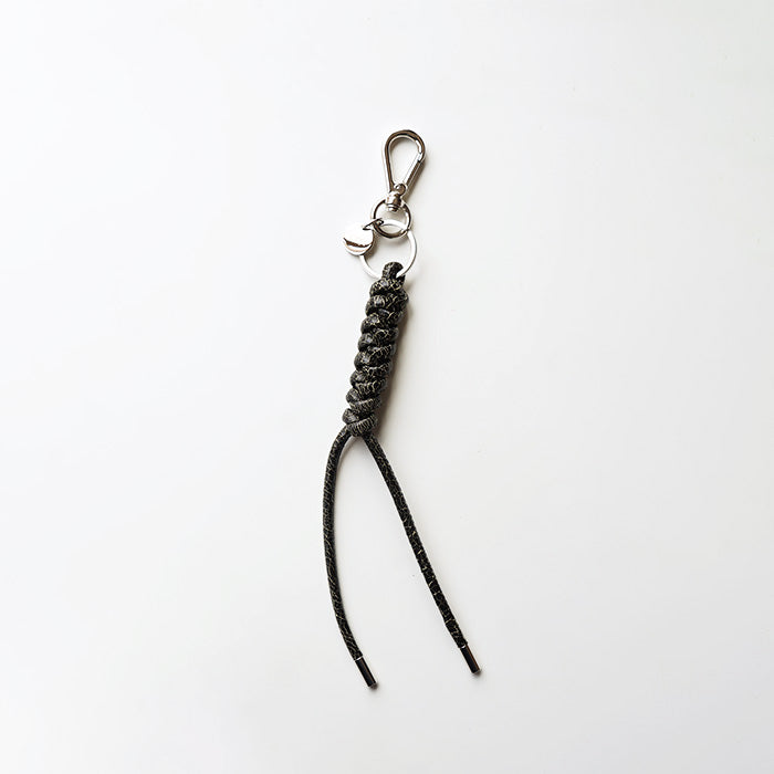 ITTI　CRISTY SNAKE KNOT CHARM / CRACK