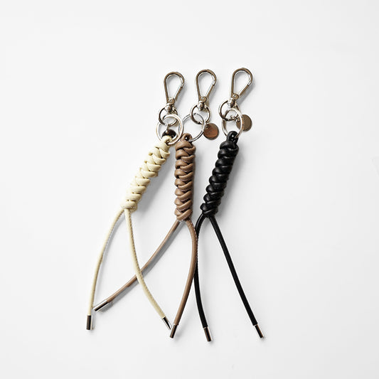 ITTI　CRISTY SNAKE KNOT CHARM / STCOW