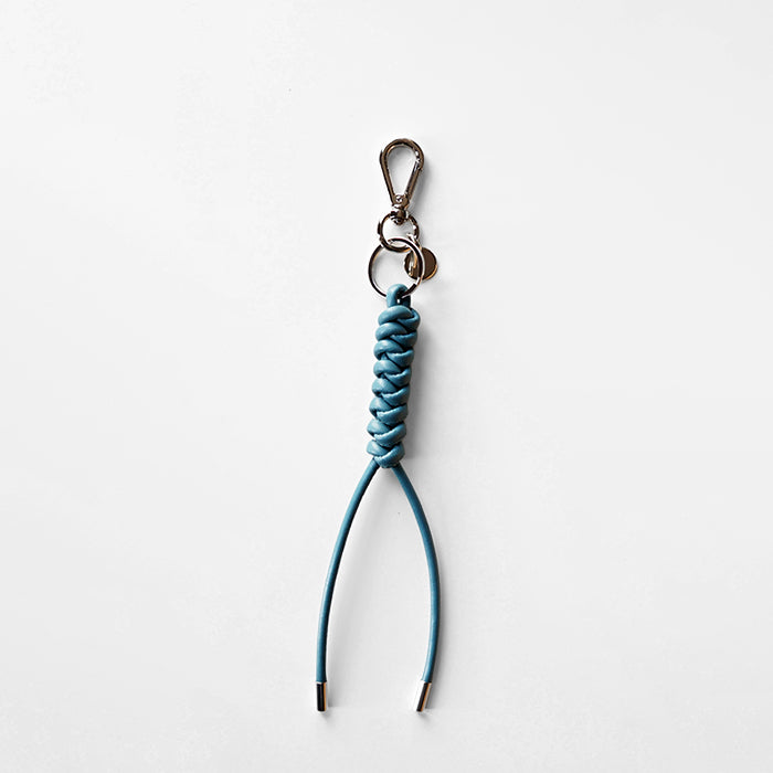 ITTI　CRISTY SNAKE KNOT CHARM / STCOW