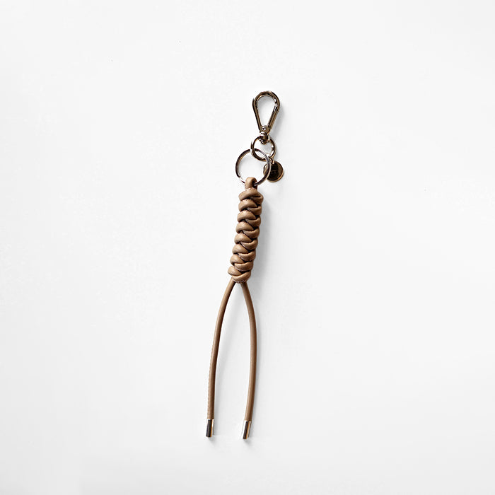 ITTI　CRISTY SNAKE KNOT CHARM / STCOW