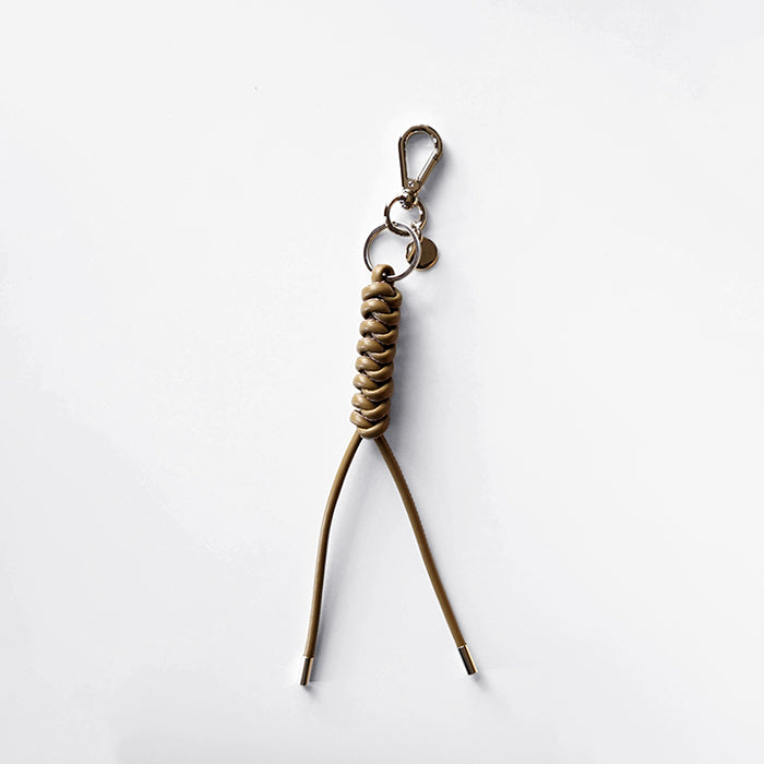 ITTI　CRISTY SNAKE KNOT CHARM / STCOW