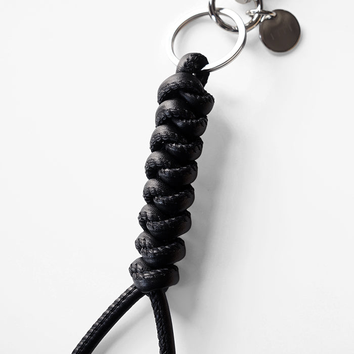 ITTI　CRISTY SNAKE KNOT CHARM / STCOW