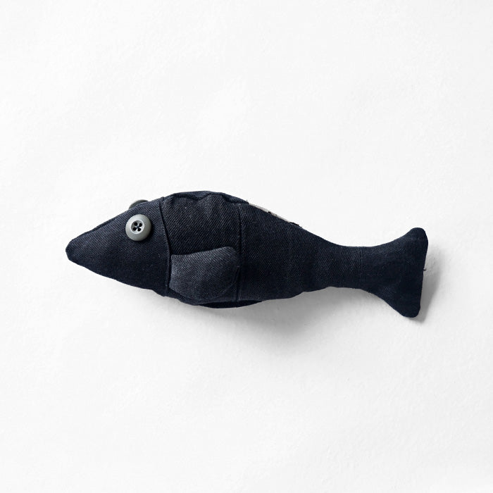 redad　patchwork soft toy Fish - black denim