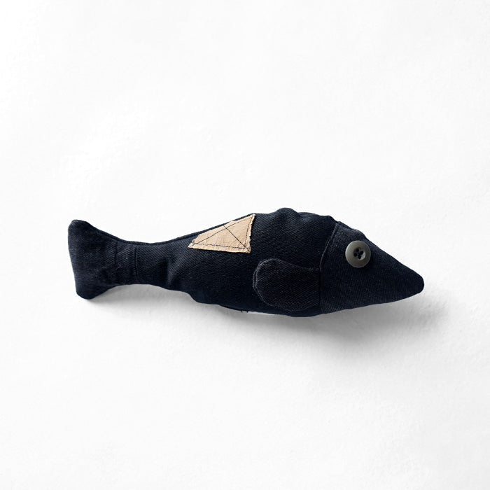 redad　patchwork soft toy Fish - black denim