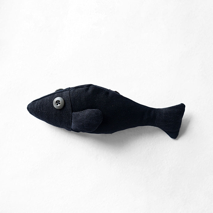 redad　patchwork soft toy Fish - black denim