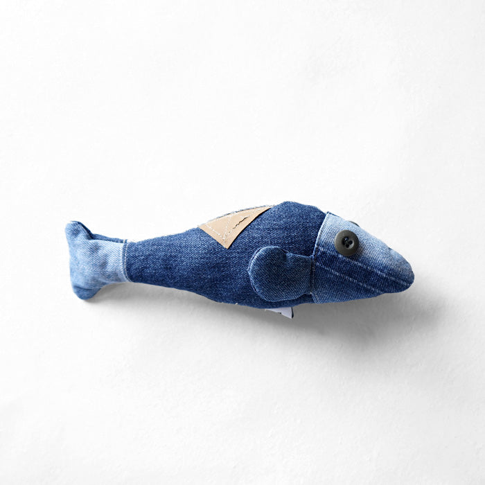 redad　patchwork soft toy Fish - denim