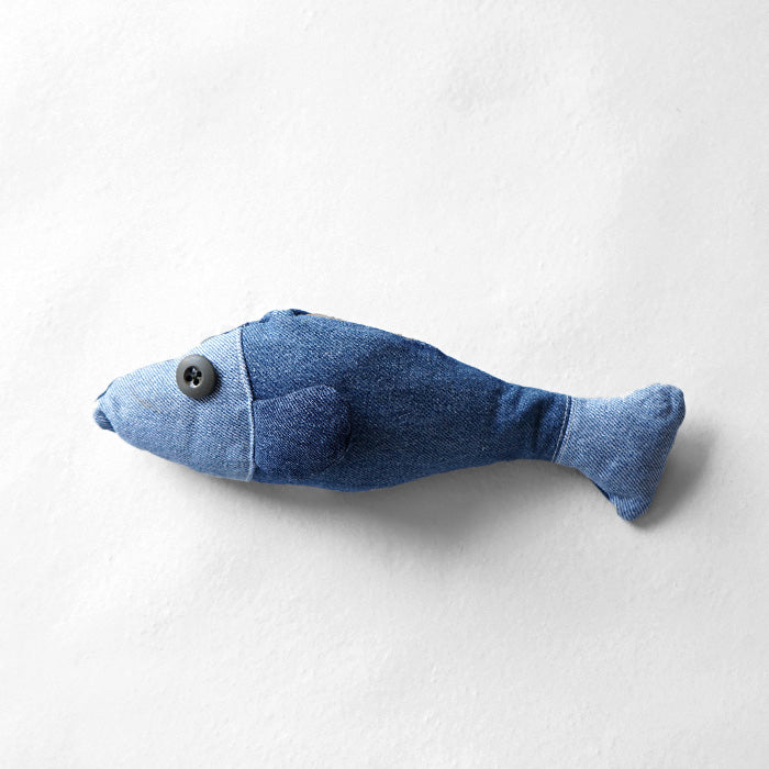 redad　patchwork soft toy Fish - denim