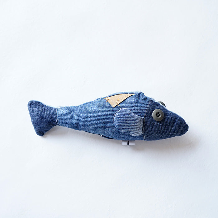 redad　patchwork soft toy Fish - denim