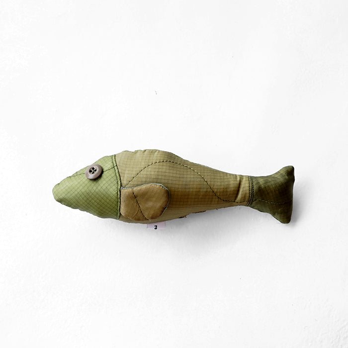 redad　patchwork soft toy Fish - military liner