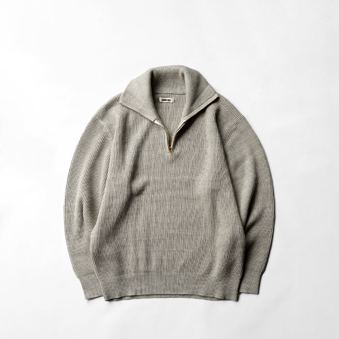 UNDYED STANDARD　AZE HALF ZIP KNIT