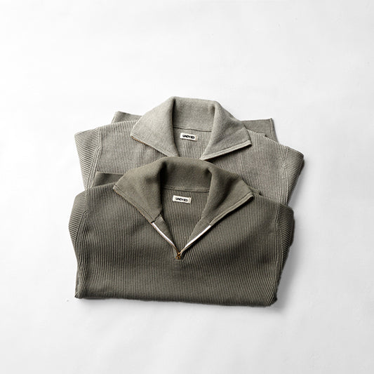 UNDYED STANDARD　AZE HALF ZIP KNIT